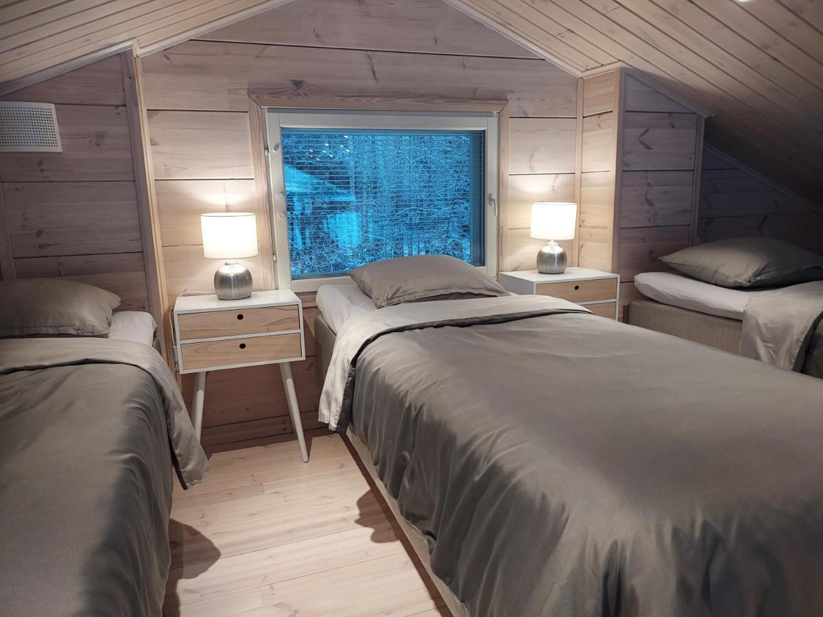 Villa Sirius Sieri, Nice Log-Cottage By The Lake Rovaniemi Bagian luar foto